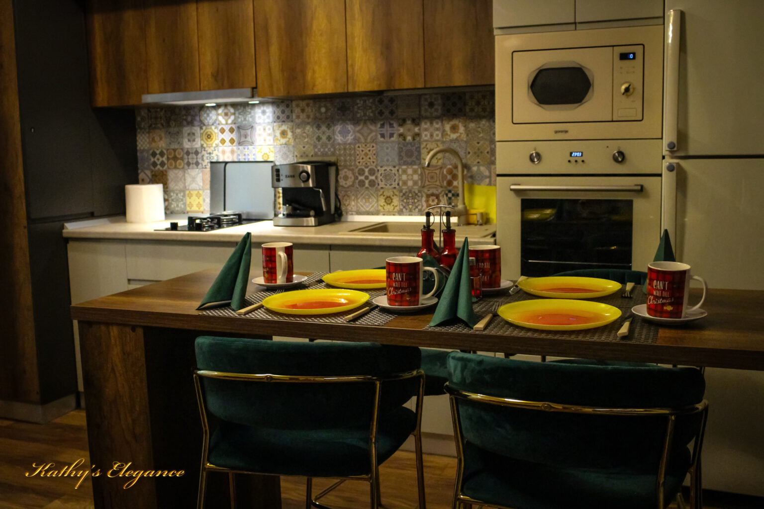 Dining table bucatarie in spate 1 Kathys Elegance watermark